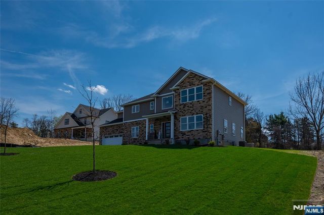 7 Emerald Drive, Hardyston, NJ 07419