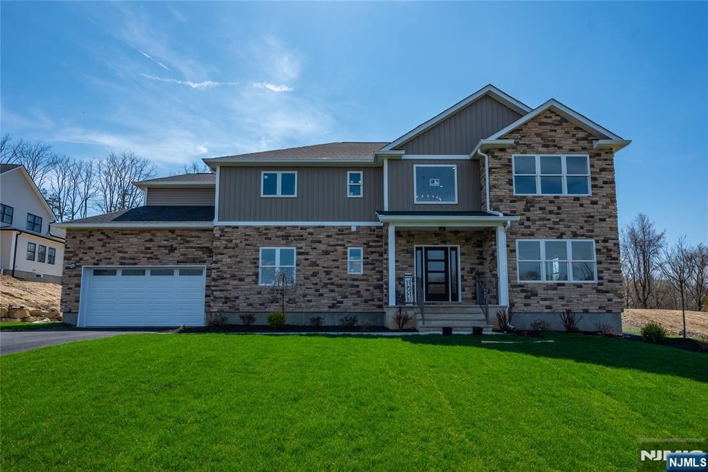 7 Emerald Drive, Hardyston, NJ 07419