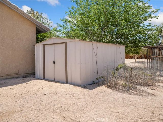15740 Kasota Road, Apple Valley, CA 92307