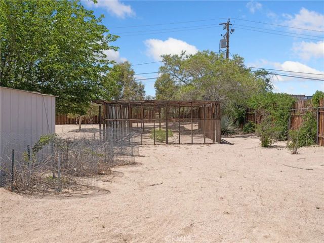 15740 Kasota Road, Apple Valley, CA 92307
