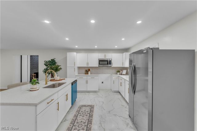 10763 Gate Post Road, Strongsville, OH 44149