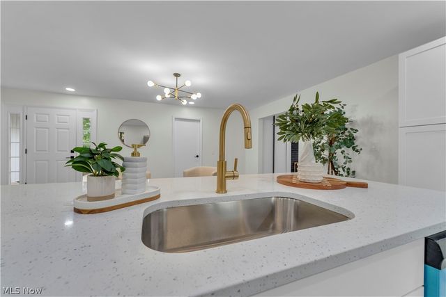 10763 Gate Post Road, Strongsville, OH 44149