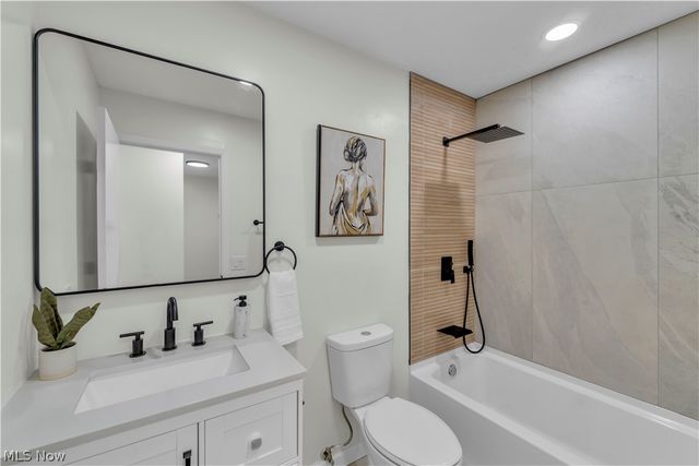 10763 Gate Post Road, Strongsville, OH 44149