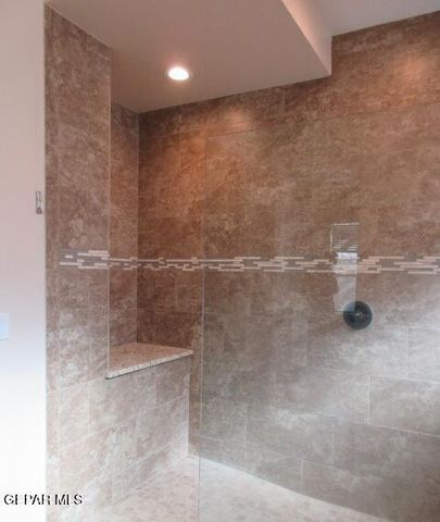 1071 IRON HILL Avenue, Santa Teresa, NM 88008