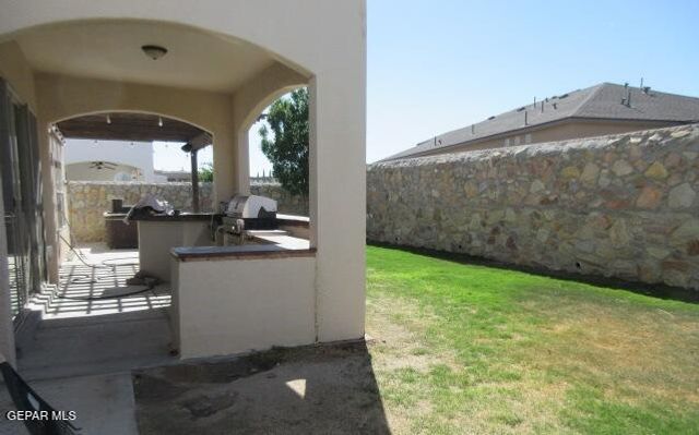 1071 IRON HILL Avenue, Santa Teresa, NM 88008