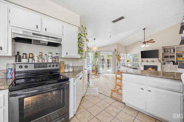 3713 Westporte Court, Bakersfield, CA 93309
