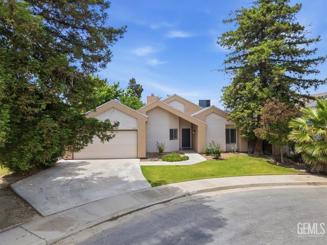 3713 Westporte Court, Bakersfield, CA 93309