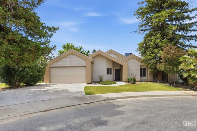 3713 Westporte Court, Bakersfield, CA 93309