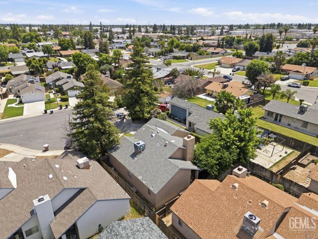 3713 Westporte Court, Bakersfield, CA 93309