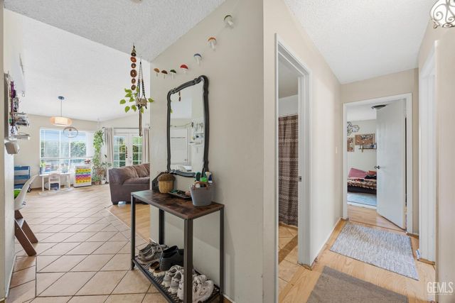 3713 Westporte Court, Bakersfield, CA 93309