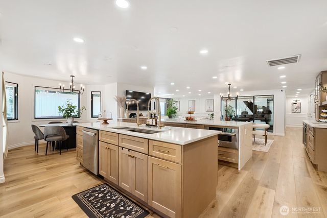 527 SW 331ST Street, Federal Way, WA 98023