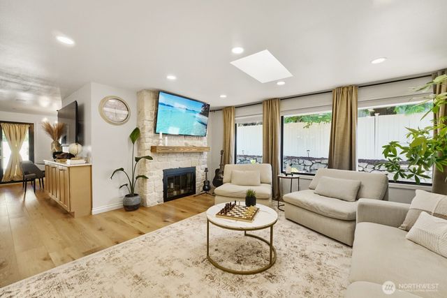 527 SW 331ST Street, Federal Way, WA 98023