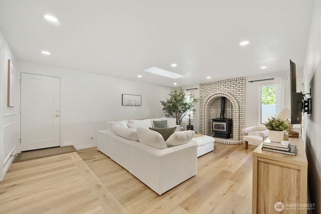 527 SW 331ST Street, Federal Way, WA 98023
