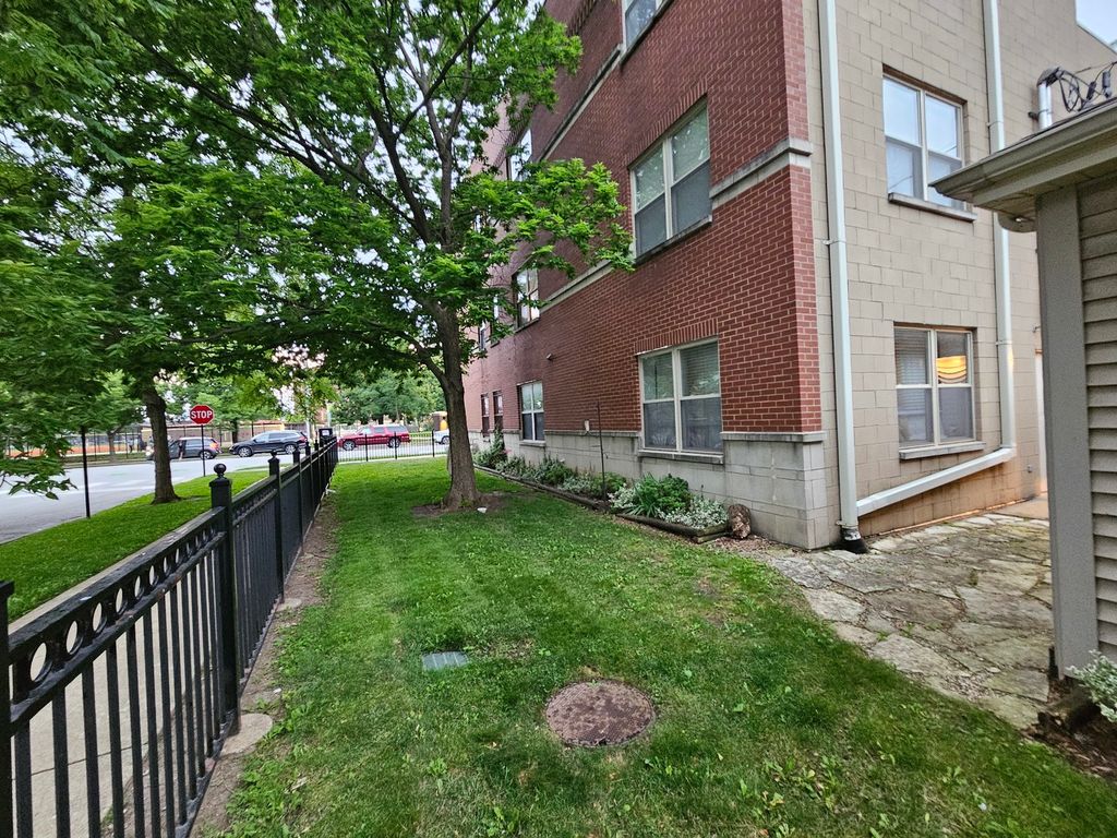 1244 S Blue Island Avenue 301, Chicago, IL 60608