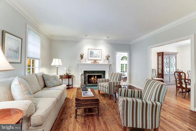 5501 W RIDGE VIEW DR, Fairfax, VA 22030