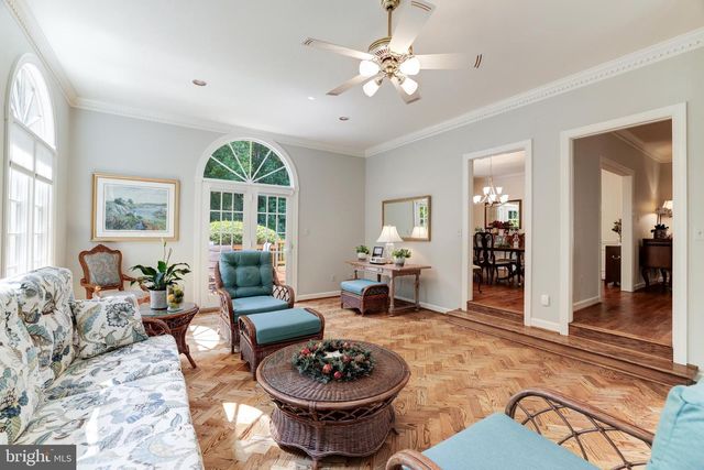 5501 W RIDGE VIEW DR, Fairfax, VA 22030