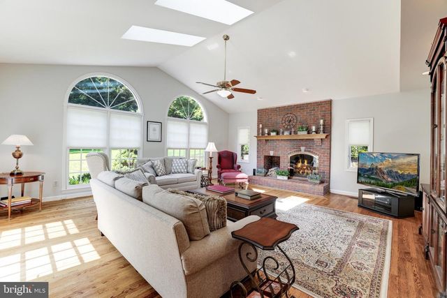 5501 W RIDGE VIEW DR, Fairfax, VA 22030