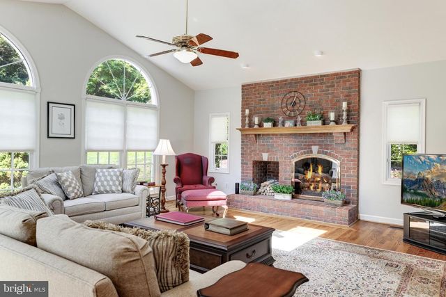 5501 W RIDGE VIEW DR, Fairfax, VA 22030