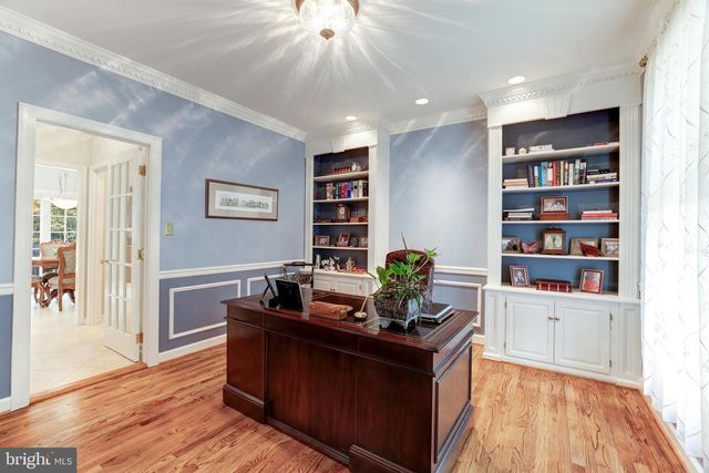 5501 W RIDGE VIEW DR, Fairfax, VA 22030