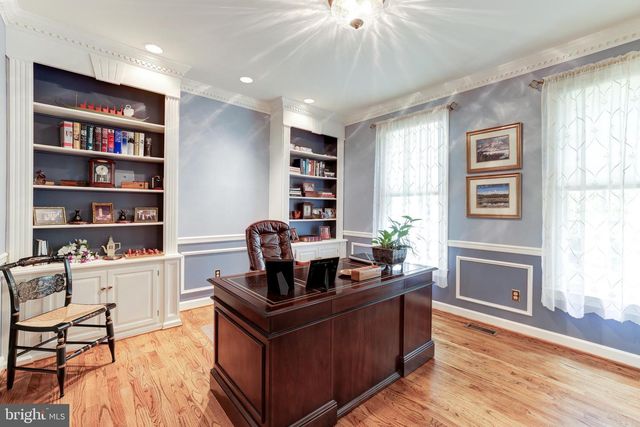 5501 W RIDGE VIEW DR, Fairfax, VA 22030