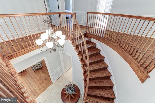 5501 W RIDGE VIEW DR, Fairfax, VA 22030