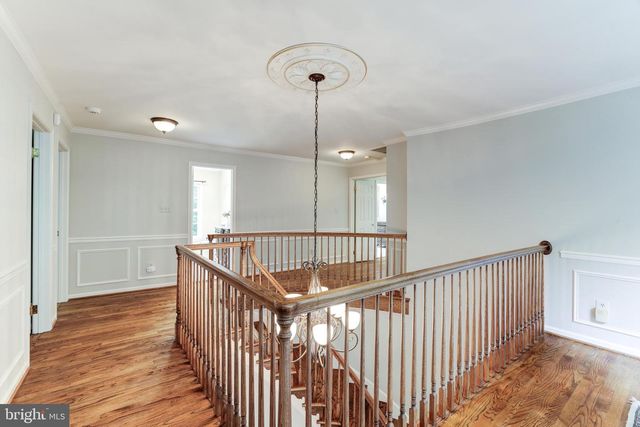 5501 W RIDGE VIEW DR, Fairfax, VA 22030