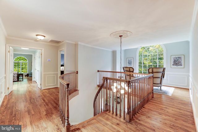 5501 W RIDGE VIEW DR, Fairfax, VA 22030