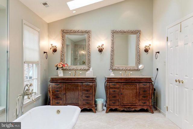 5501 W RIDGE VIEW DR, Fairfax, VA 22030