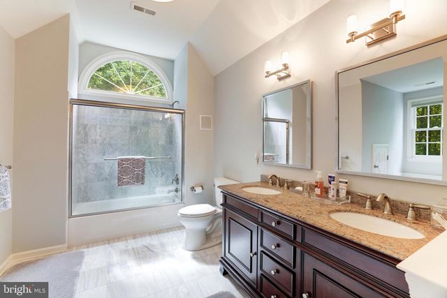 5501 W RIDGE VIEW DR, Fairfax, VA 22030