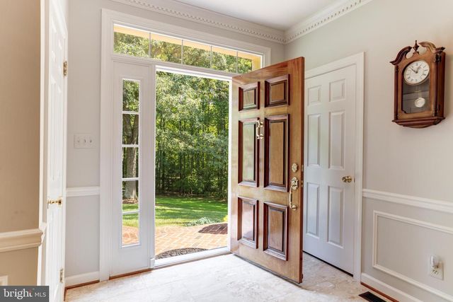 5501 W RIDGE VIEW DR, Fairfax, VA 22030