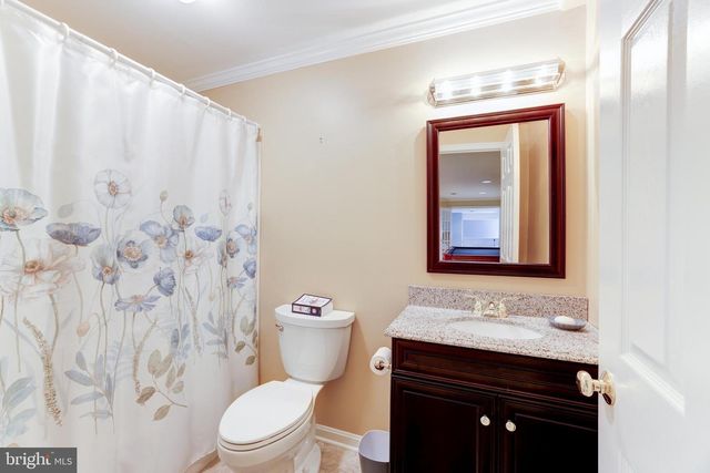 5501 W RIDGE VIEW DR, Fairfax, VA 22030