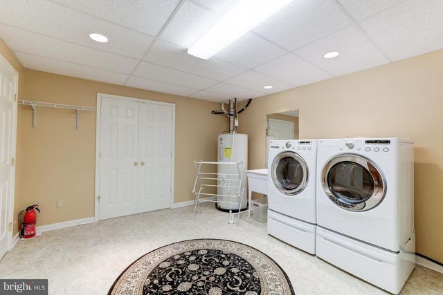 5501 W RIDGE VIEW DR, Fairfax, VA 22030