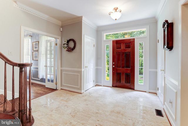 5501 W RIDGE VIEW DR, Fairfax, VA 22030