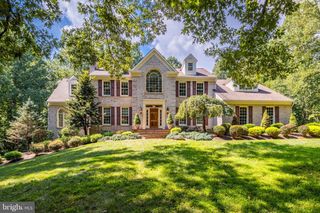 5501 W RIDGE VIEW DR, Fairfax, VA 22030