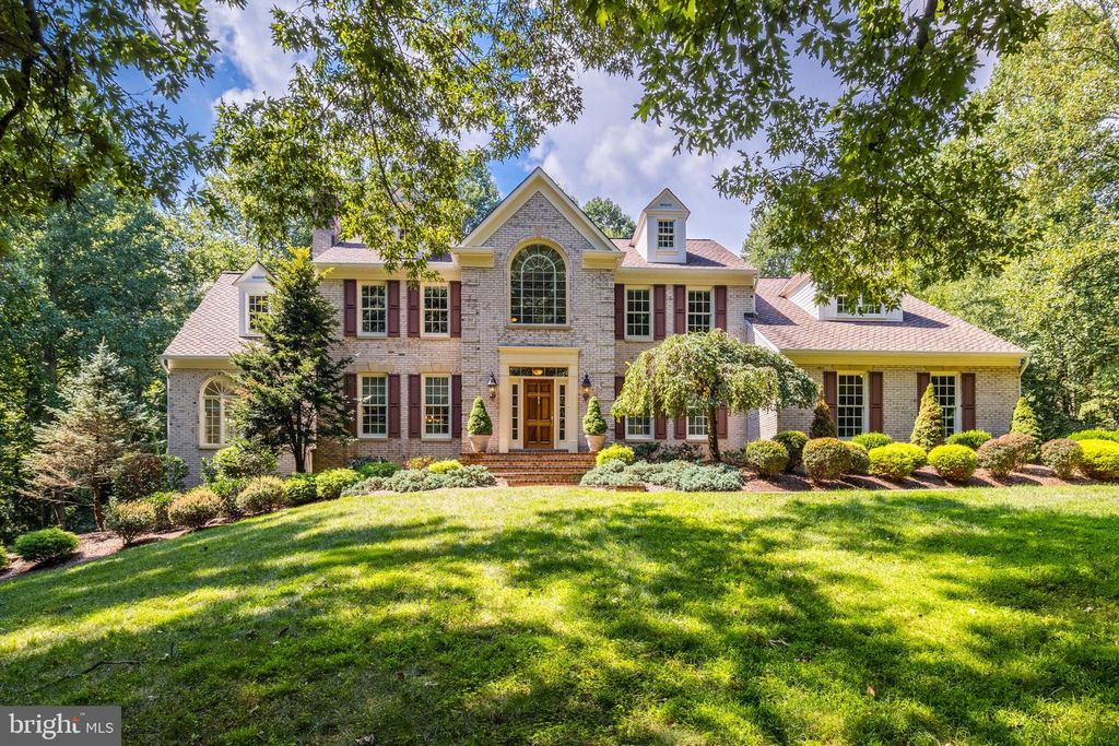 5501 W RIDGE VIEW DR, Fairfax, VA 22030