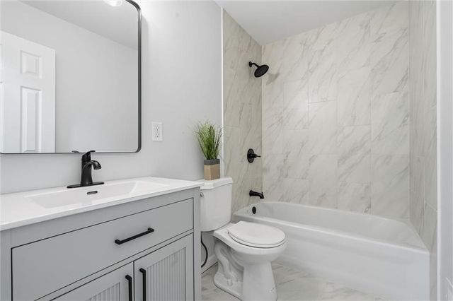 9509 E 79th Street, Raytown, MO 64138