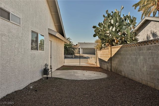 4194 Gibraltar Street, Las Vegas, NV 89121
