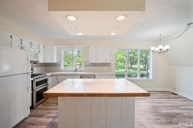 5023 PAVALION Drive, Kokomo, IN 46901