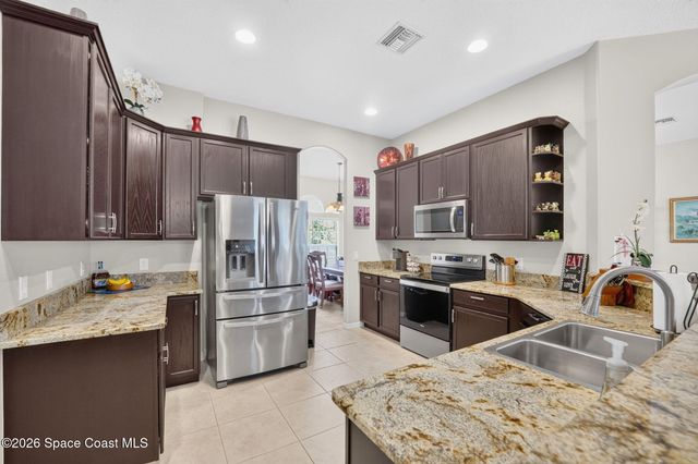 2071 Thornwood Drive SE, Palm Bay, FL 32909