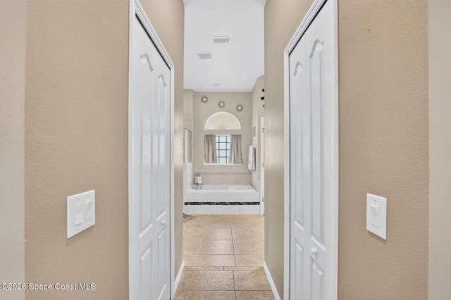 2071 Thornwood Drive SE, Palm Bay, FL 32909