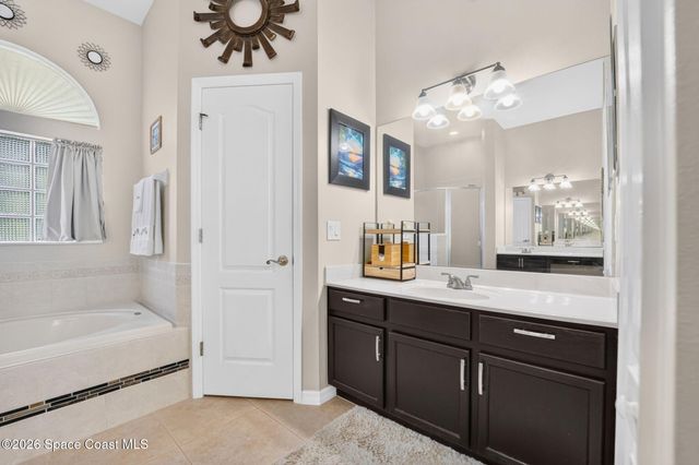 2071 Thornwood Drive SE, Palm Bay, FL 32909