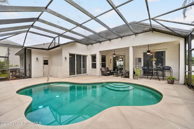 2071 Thornwood Drive SE, Palm Bay, FL 32909