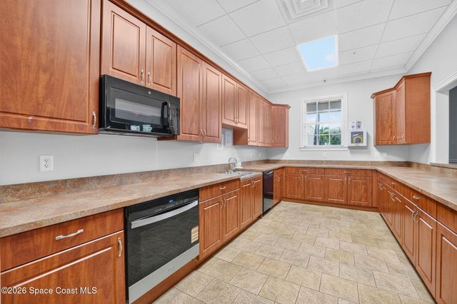 2071 Thornwood Drive SE, Palm Bay, FL 32909