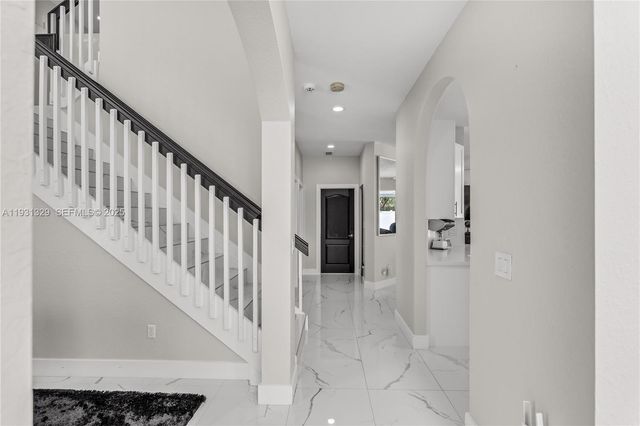 1147 NE 37th Pl, Homestead, FL 33033