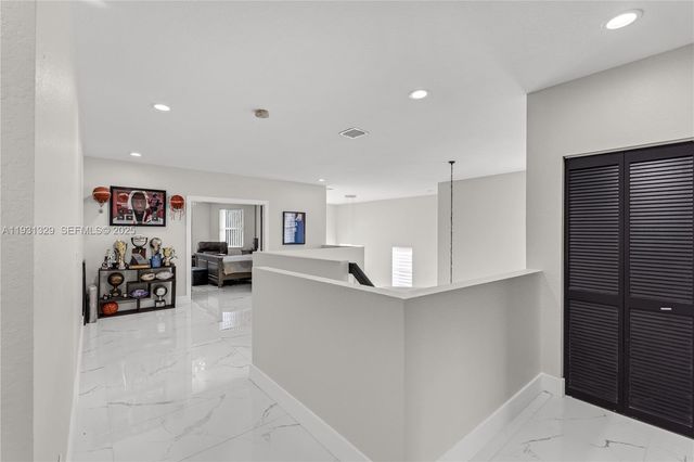 1147 NE 37th Pl, Homestead, FL 33033