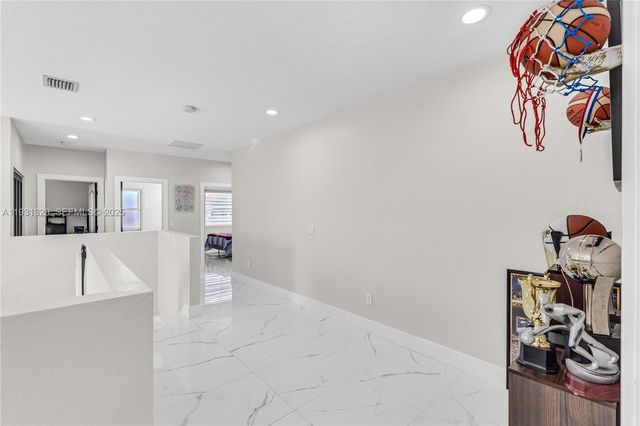 1147 NE 37th Pl, Homestead, FL 33033