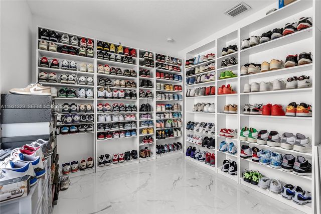 1147 NE 37th Pl, Homestead, FL 33033