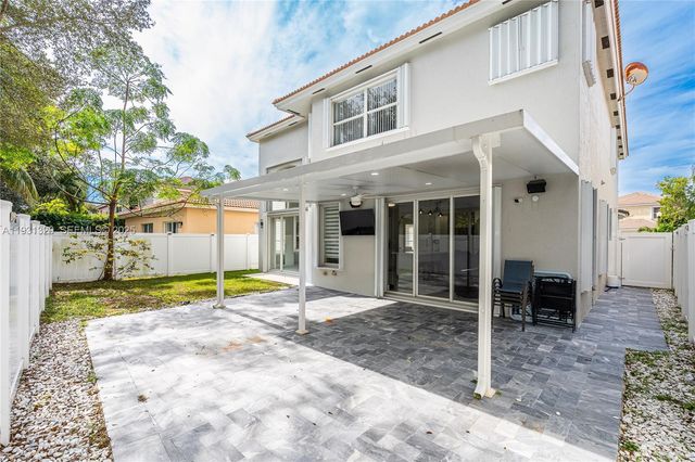 1147 NE 37th Pl, Homestead, FL 33033