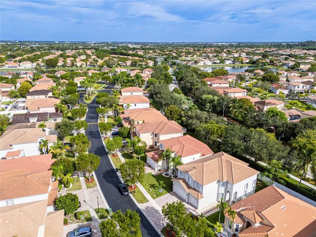 1147 NE 37th Pl, Homestead, FL 33033