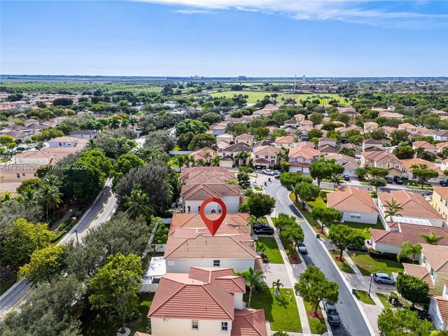 1147 NE 37th Pl, Homestead, FL 33033